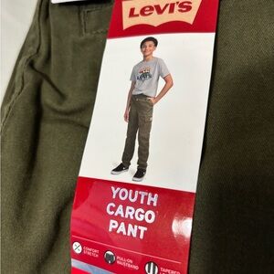 🆕 Levi's Youth Cargo Pants in Green, Size 6 - NWT
